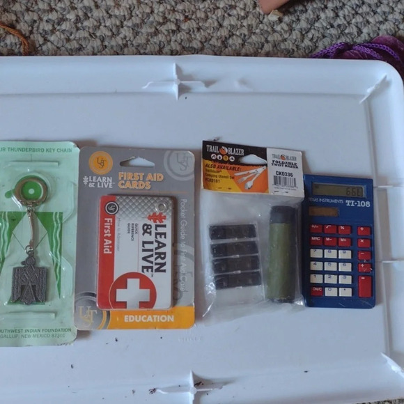 Calculator and bonus items - Picture 1 of 5